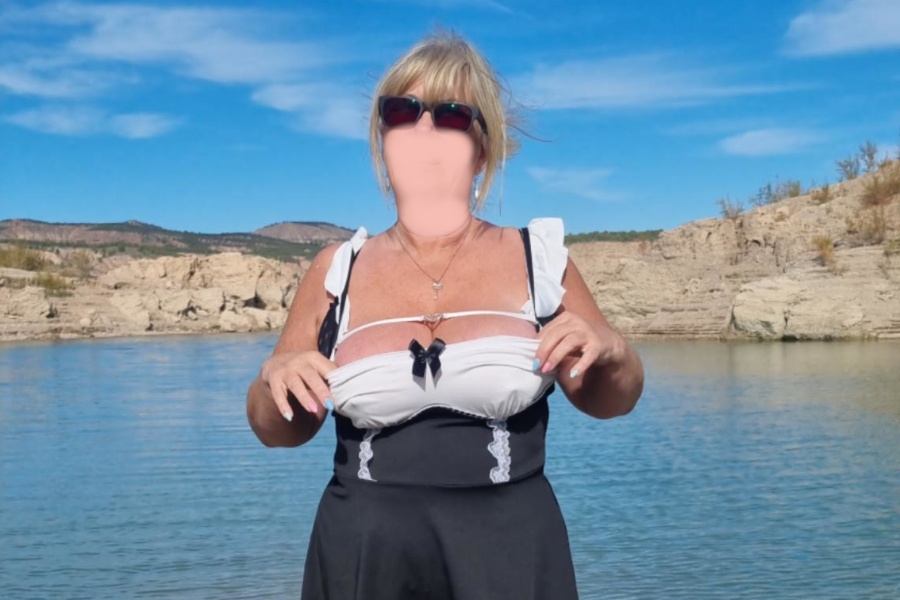Julie Cunningham — Creator on TrustyFans